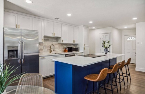 The Colony House | Feel at Home! New Renovated House By *Grandscapes*