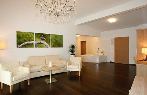 Hinterstoder House | Feel-good suite 4-star deluxe, shower and bath, WC - Relax- & Wanderhotel