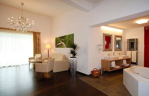 Hinterstoder House | Feel-good suite 4-star deluxe, shower and bath, WC - Relax- & Wanderhotel