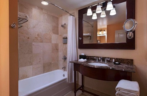 Downtown Austin Hotel | Feel Like A Royalty! Historic Suite with Modern Service! Indoor Pool Available!
