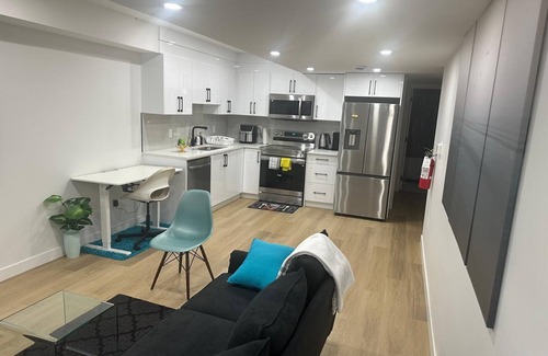 Calgary House | Feel Like Home spacious 2-bedroom 1 bath Suite in NW Calgary