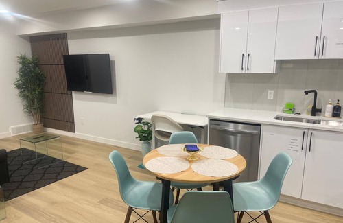 Calgary House | Feel Like Home spacious 2-bedroom 1 bath Suite in NW Calgary