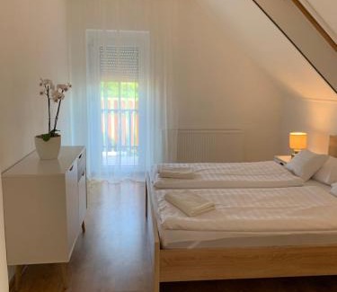 Egerszalok Apartment | Fehér Orchidea Apartman