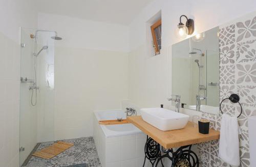 Szekszard Apartment | Fekete Gólya Fogadó Gemenc