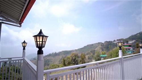 Kempty Range House | Felicia Meadows