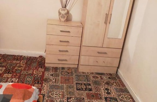 Bradford House | Female Only Room