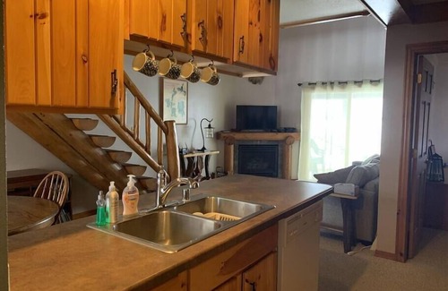 Minocqua Condo | Fence Lake Condo #10 - Docking, WIFI, Beach