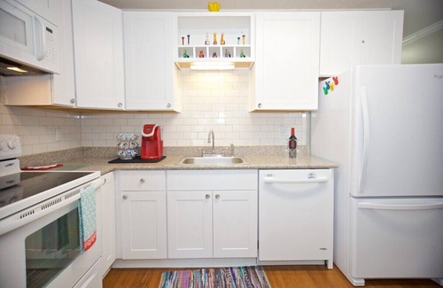 Duke Park House | Fenced-No Steps-Pets-DownTown-Fast Wi-fi-Super Kitchen