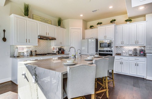 South Arlington House | Fenced Yard + Pool Access: Spacious Mansfield Home