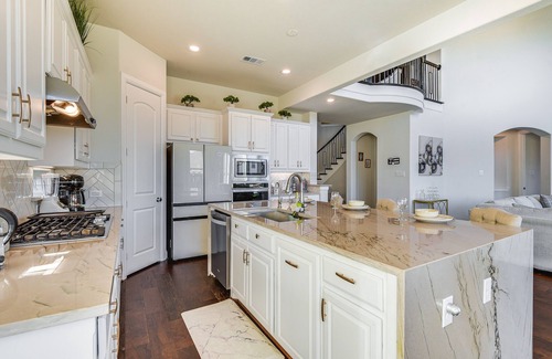 South Arlington House | Fenced Yard + Pool Access: Spacious Mansfield Home
