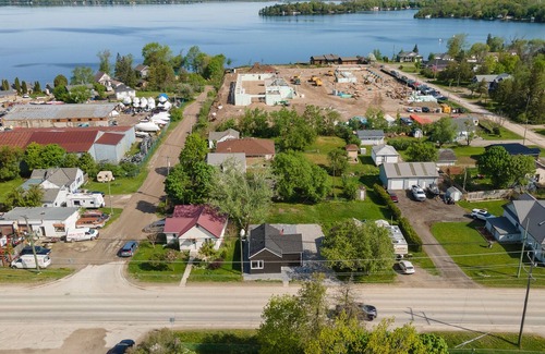 Fenelon Falls House | Fenelon Falls Kawarthas gem steps from public beach and water access.