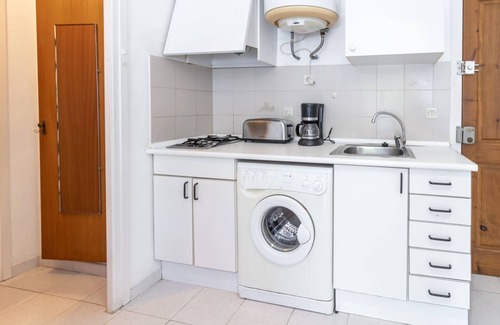 Leiria Apartment | Fener de Dalt 84 - Apartment with communal pool