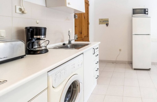 Leiria Apartment | Fener de Dalt 84 - Apartment with communal pool