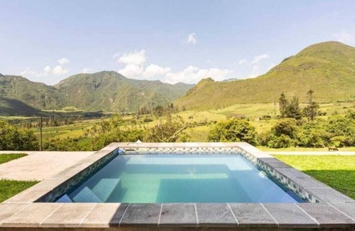 San Antonio de Pichincha Cabin | Fengari Camp Casa Ubicada en el Cráter del Volcán Pululahua