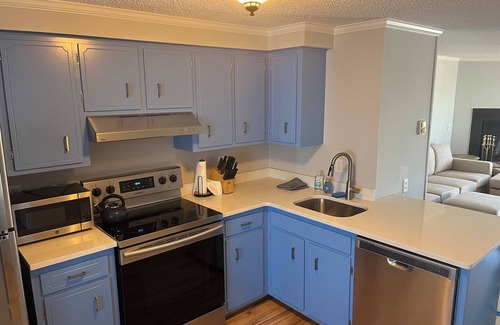 Fenwick Island Condo | Fenwick Island, 1 block to beach, 2 BR condo, Sleeps 6, 2 parking spots