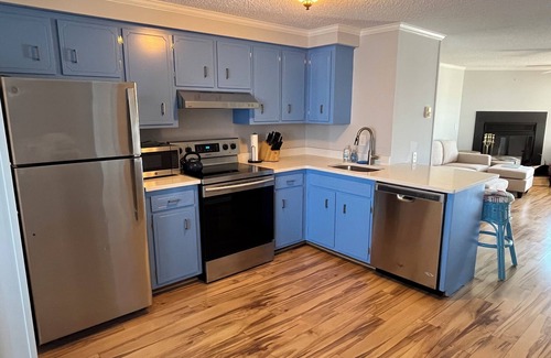 Fenwick Island Condo | Fenwick Island, 1 block to beach, 2 BR condo, Sleeps 6, 2 parking spots