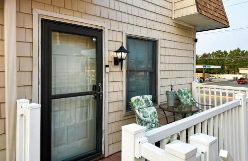 Fenwick Island Apartment | Fenwick Town Village - 606 Coastal Hwy #24
