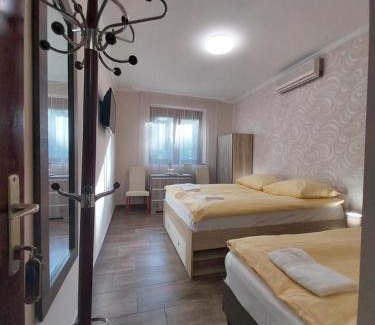 Siofok Aranypart House | Fenyves Vendégház - Siófok