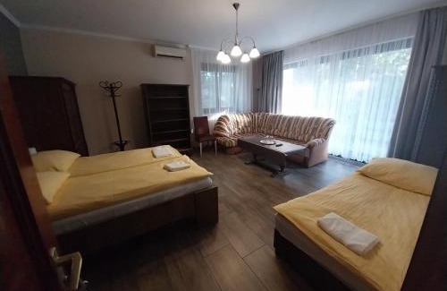 Siofok Aranypart House | Fenyves Vendégház - Siófok