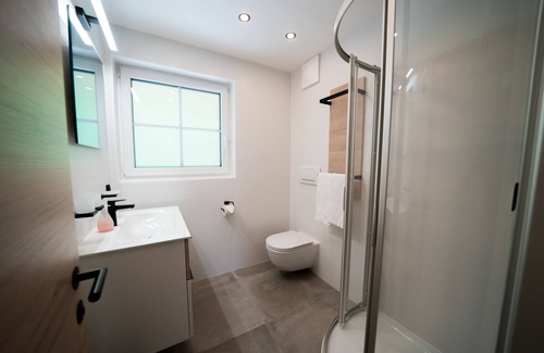 Poertschach am Woerthersee Condo | Ferienwohnung Seenah Top 4 by S4Y