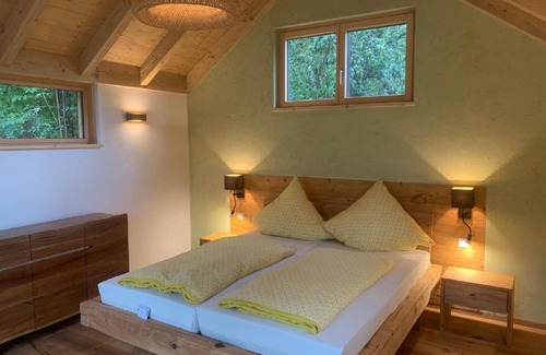 Burgsalach Hotel | Feriengarten mit Schlafhäusern