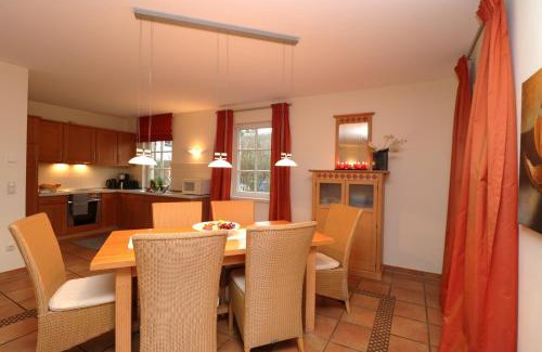 Dierhagen Dorf House | Ferienhäuser Küstenwaldvilla