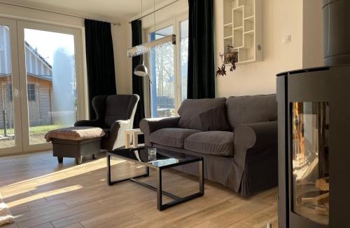 Klausdorf House | Ferienhaus am Gutspark 3, Klausdorf, ca 250 m bis zur Badestelle