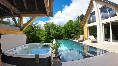 Oberhaag Villa | Ferienhaus auf 7 ha Alleinlage - Pool,Whirlpool, Sauna - Das Refugium Südsteiermark
