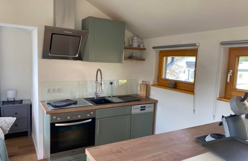 Kolbingen House | Ferienhaus Blaue Pause - Studio, Dusche, WC, Wohn-/schlafraum