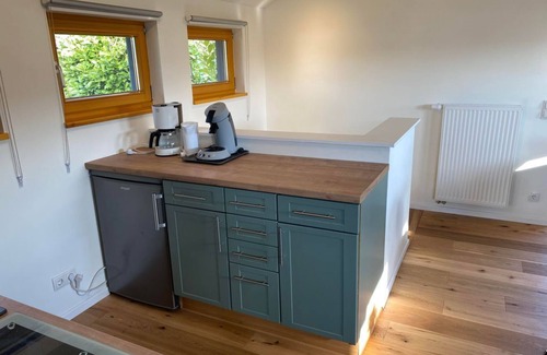 Kolbingen House | Ferienhaus Blaue Pause - Studio, Dusche, WC, Wohn-/schlafraum