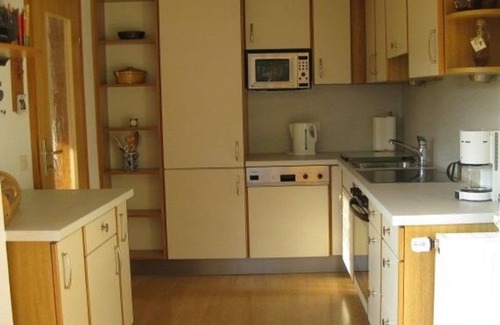 Bad Muenstereifel Apartment | Ferienhaus Burgblick - 4-bed vacation home, shower/WC, 2 bedrooms