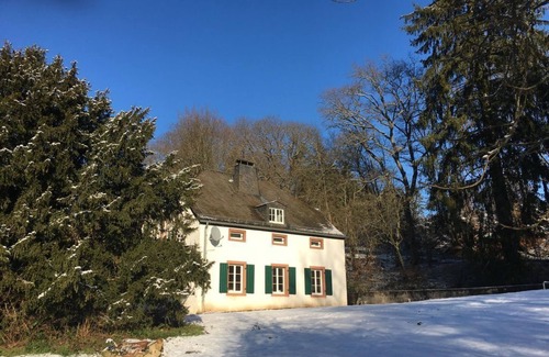 Schillingen House | Ferienhaus Burg Heider Mühle - Ferienhaus, Dusche und Bad, WC, 3 Schlafräume