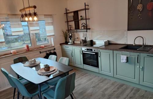 Mengersgereuth-Hammern House | Ferienhaus Eden Frankenblick I Familien-Ferienhaus I Spielzimmer I Waschmaschine I kostenlos parken I WLAN I Spülmaschine I Hunde Haustiere