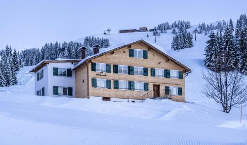 Damuels House | Ferienhaus Erath