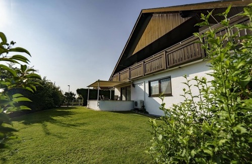 Wyhl House | Ferienhaus für 12 Gäste mit 350m² in Wyhl