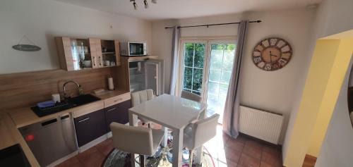 Fichtenwalde House | Ferienhaus Fichtenwalde, 160m², 3 SZ, 2 Bäder, bis 6 Personen, Garten, VDSL