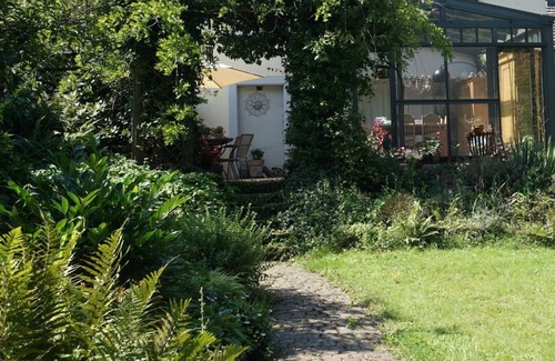 Hetzerath House | Ferienhaus Glücksnest - 4-bed vacation home shower/WC, 2 bedrooms