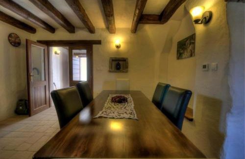 Kotli House | Ferienhaus In Kotli Mit Grill, Garten Und Gemeinschaftlichem Pool