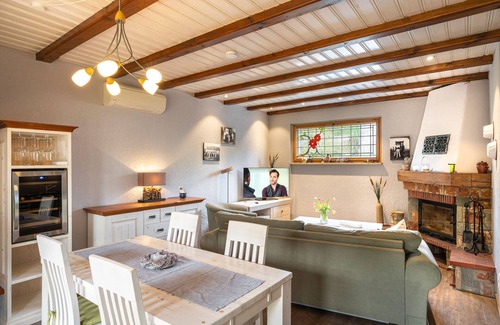 Burg-Kauper House | Ferienhaus Kauperinsel - Holiday home Kauperinsel, 2 bedrooms, living room/kitchen, shower/WC, terrace