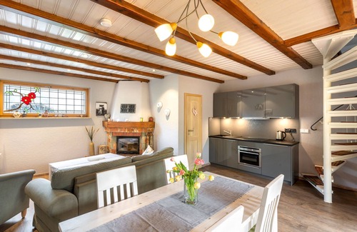 Burg-Kauper House | Ferienhaus Kauperinsel - Holiday home Kauperinsel, 2 bedrooms, living room/kitchen, shower/WC, terrace