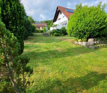 Sulzfeld Apartment | Ferienhaus Meisenglück - Ihr großes und komfortables Ferienhaus in 97633 Sulzfeld-Leinach