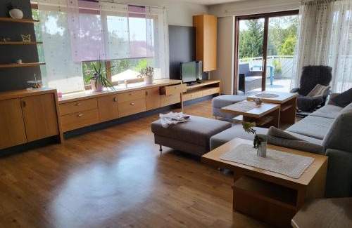 Sulzfeld Apartment | Ferienhaus Meisenglück - Ihr großes und komfortables Ferienhaus in 97633 Sulzfeld-Leinach