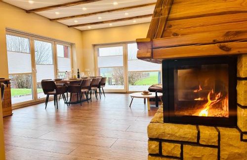 Dolgen am See House | Ferienhaus MILA - Pool, Sauna, Whirlwanne, 5000qm Privatgelände mit Bolzplatz