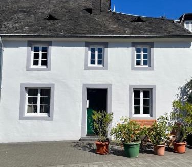 Fell House | Ferienhaus Schiefertraum