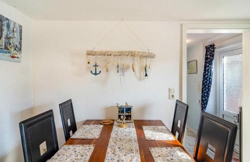 Rysum House | Ferienhaus Segelboot