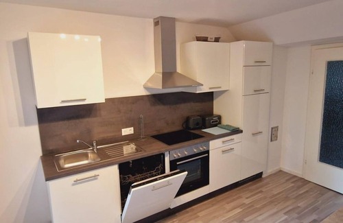 Queichhambach Apartment | Ferienwohnung am Panoramaweg - Appartement/fewo, Dusche, WC, Ruhig