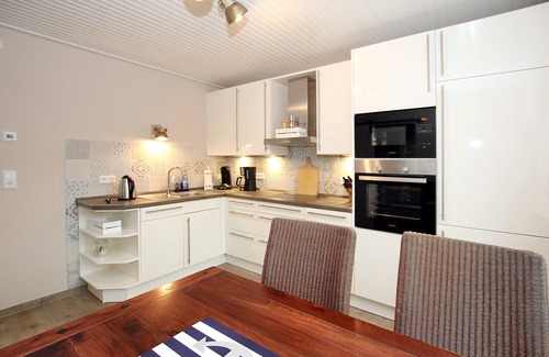 Wyk auf Foehr Apartment | Ferienwhg. in Wyk, 2 Personen im EG, 2-familienhaus, 2zimmer, Sauna auf ca. 65m²