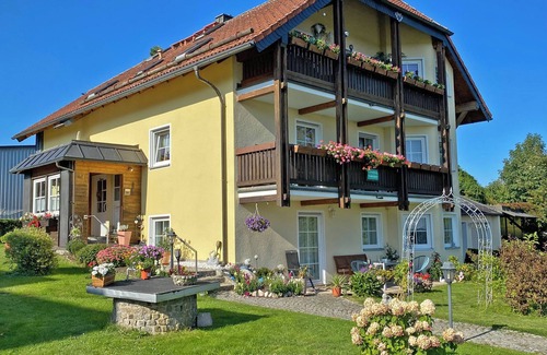 Bad Steben Apartment | Ferienwohnung mit Geräumigem Balkon