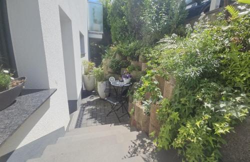 Ahrweiler Apartment | Ferienwohnung Ahrfair im Kräutergarten