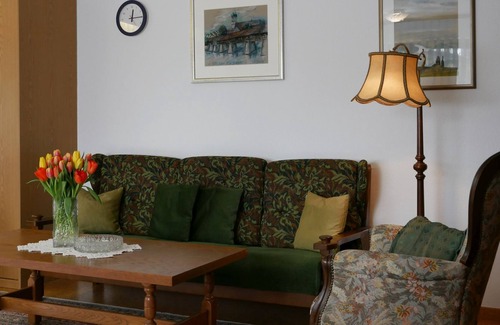 Oflingen Apartment | Ferienwohnung 1, 100qm, Pergola, behindertengerecht, 2 Schlafzimmer, max. 6 Personen